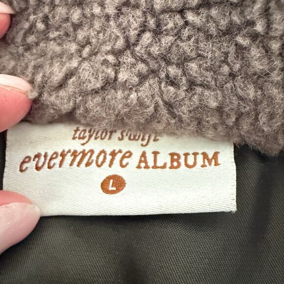 Taylor Swift | brown canvas Evermore "Cowboy Like Me" work jacket | size large - Picture 4 of 6